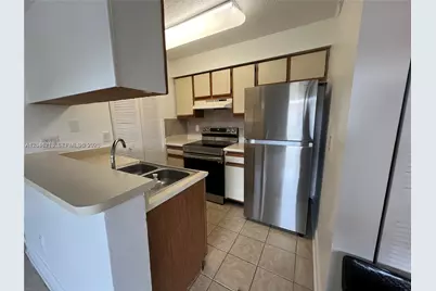 1227 SW 46th Ave #304, Pompano Beach, FL 33069 - Photo 4