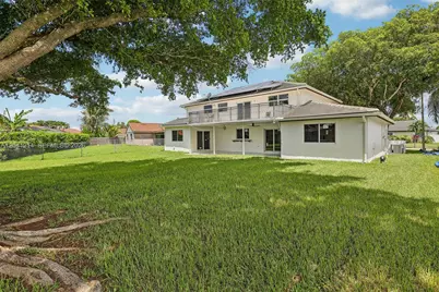 15010 E Falcons Lea Dr, Davie, FL 33331 - Photo 4