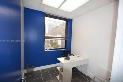 168 SE 1st St #501, Miami, FL 33131 - Photo 10