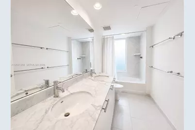951 Brickell Ave #3300, Miami, FL 33131 - Photo 12