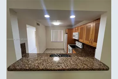 379 Lakeview Dr #205, Weston, FL 33326 - Photo 4