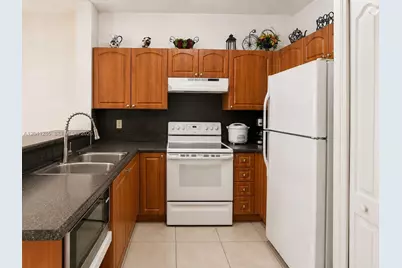 7250 NW 177th St #200-16, Hialeah, FL 33015 - Photo 6