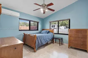 2531 NE 195th St, Miami, FL 33180 - Photo 24