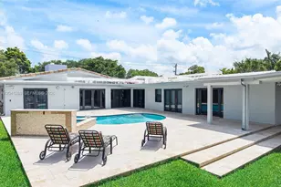 2531 NE 195th St, Miami, FL 33180 - Photo 4