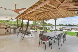2531 NE 195th St, Miami, FL 33180 - Photo 10