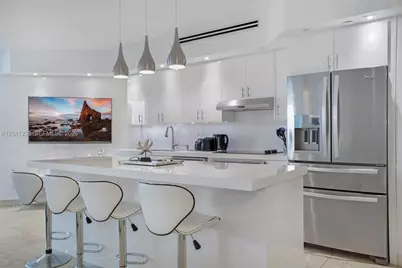 4775 Collins Ave #2508, Miami Beach, FL 33140 - Photo 2