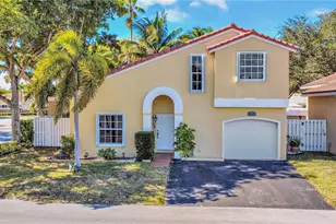 12797 NW 13th St, Sunrise, FL 33323 - Photo 2