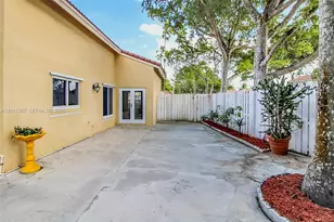12797 NW 13th St, Sunrise, FL 33323 - Photo 4