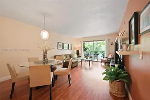 901 SW 138th Ave, Pembroke Pines, FL 33027 - Photo 6