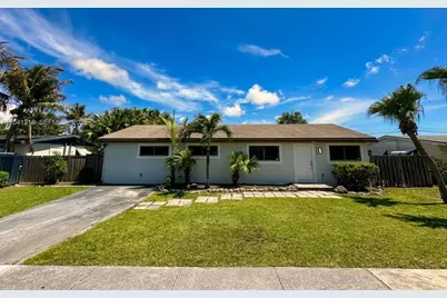 10015 SW 213th Ter, Cutler Bay, FL 33189 - Photo 2