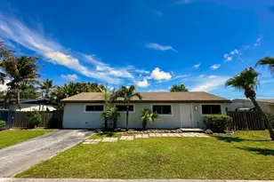 10015 SW 213th Terrace, Cutler Bay, FL 33189 - Photo 2