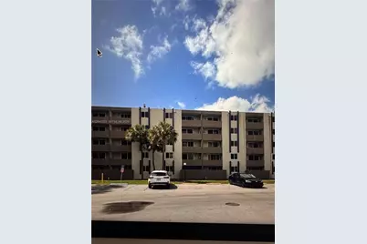 10090 NW 80th Ct #1241, Hialeah Gardens, FL 33016 - Photo 2