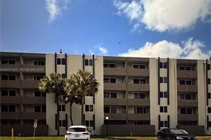 10090 NW 80th Ct, Hialeah Gardens, FL 33016 - Photo 2
