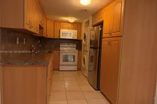 10090 NW 80th Ct, Hialeah Gardens, FL 33016 - Photo 6