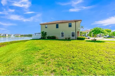 3401 W 94th Ter, Hialeah, FL 33018 - Photo 6