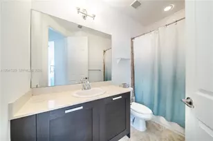 8478 NW 52nd St, Doral, FL 33166 - Photo 32