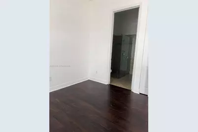 8478 NW 52nd St, Doral, FL 33166 - Photo 10
