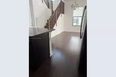 8478 NW 52nd St, Doral, FL 33166 - Photo 12
