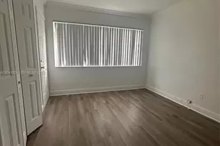980 NE 170th St, North Miami Beach, FL 33162 - Photo 4