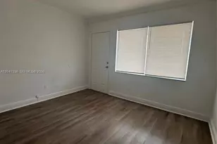 980 NE 170th St, North Miami Beach, FL 33162 - Photo 6