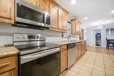 6789 SW 27th Ct, Miramar, FL 33023 - Photo 10