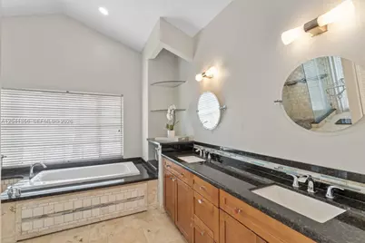 1179 Laguna Springs Dr, Weston, FL 33326 - Photo 22