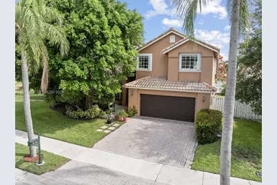 1179 Laguna Springs Dr, Weston, FL 33326 - Photo 2
