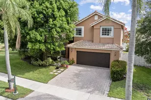 1179 Laguna Springs Dr, Weston, FL 33326 - Photo 2