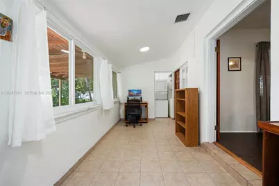 2750 NW 4th St, Miami, FL 33125 - Photo 12