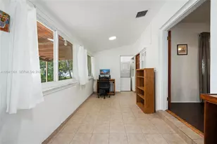 2750 NW 4th St, Miami, FL 33125 - Photo 12