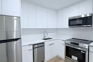 1900 Meridian Ave, Miami Beach, FL 33139 - Photo 6