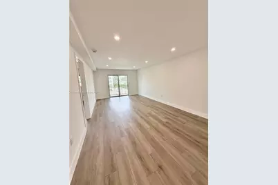 1900 Meridian Ave #403, Miami Beach, FL 33139 - Photo 2