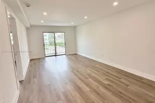 1900 Meridian Ave, Miami Beach, FL 33139 - Photo 2