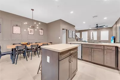 11537 SW 13th Ct, Pembroke Pines, FL 33025 - Photo 12
