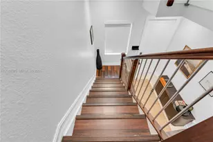 11537 SW 13th Ct, Pembroke Pines, FL 33025 - Photo 4