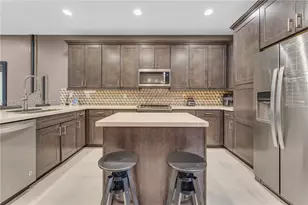 11537 SW 13th Ct, Pembroke Pines, FL 33025 - Photo 10