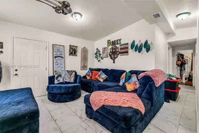 2910 NW 47th St, Miami, FL 33142 - Photo 6