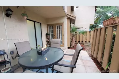 40 Wimbledon Lake Dr #216, Plantation, FL 33324 - Photo 16