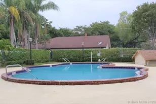 40 Wimbledon Lake Dr, Plantation, FL 33324 - Photo 20
