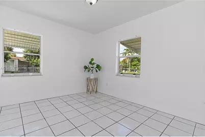 2024 NE 174th St, North Miami Beach, FL 33162 - Photo 24