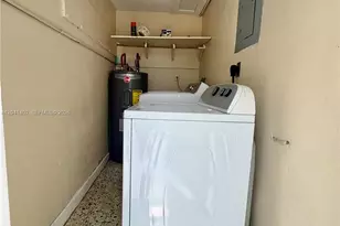 911 NW 22nd Pl, Miami, FL 33125 - Photo 10