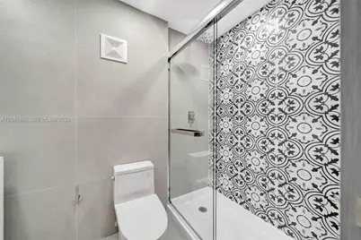 1083 W 38th St #23-8, Hialeah, FL 33012 - Photo 18