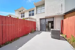 1083 W 38th St, Hialeah, FL 33012 - Photo 32