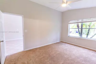 11811 SW 8th St, Pembroke Pines, FL 33025 - Photo 12