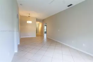 11811 SW 8th St, Pembroke Pines, FL 33025 - Photo 10