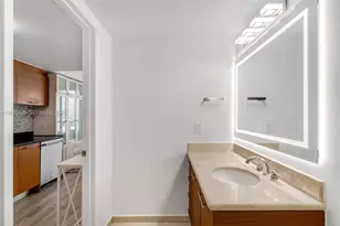 50 Biscayne Blvd, Miami, FL 33132 - Photo 10