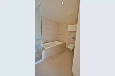 88 SW 7th St #3309, Miami, FL 33130 - Photo 16