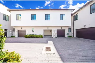 4856 NW 83rd Pkwy, Doral, FL 33166 - Photo 32