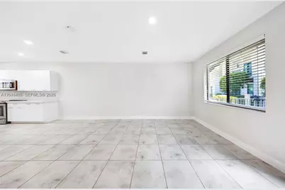 4856 NW 83rd Pkwy, Doral, FL 33166 - Photo 8