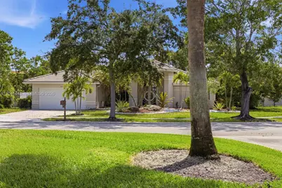 241 Fairmont Way, Weston, FL 33326 - Photo 4